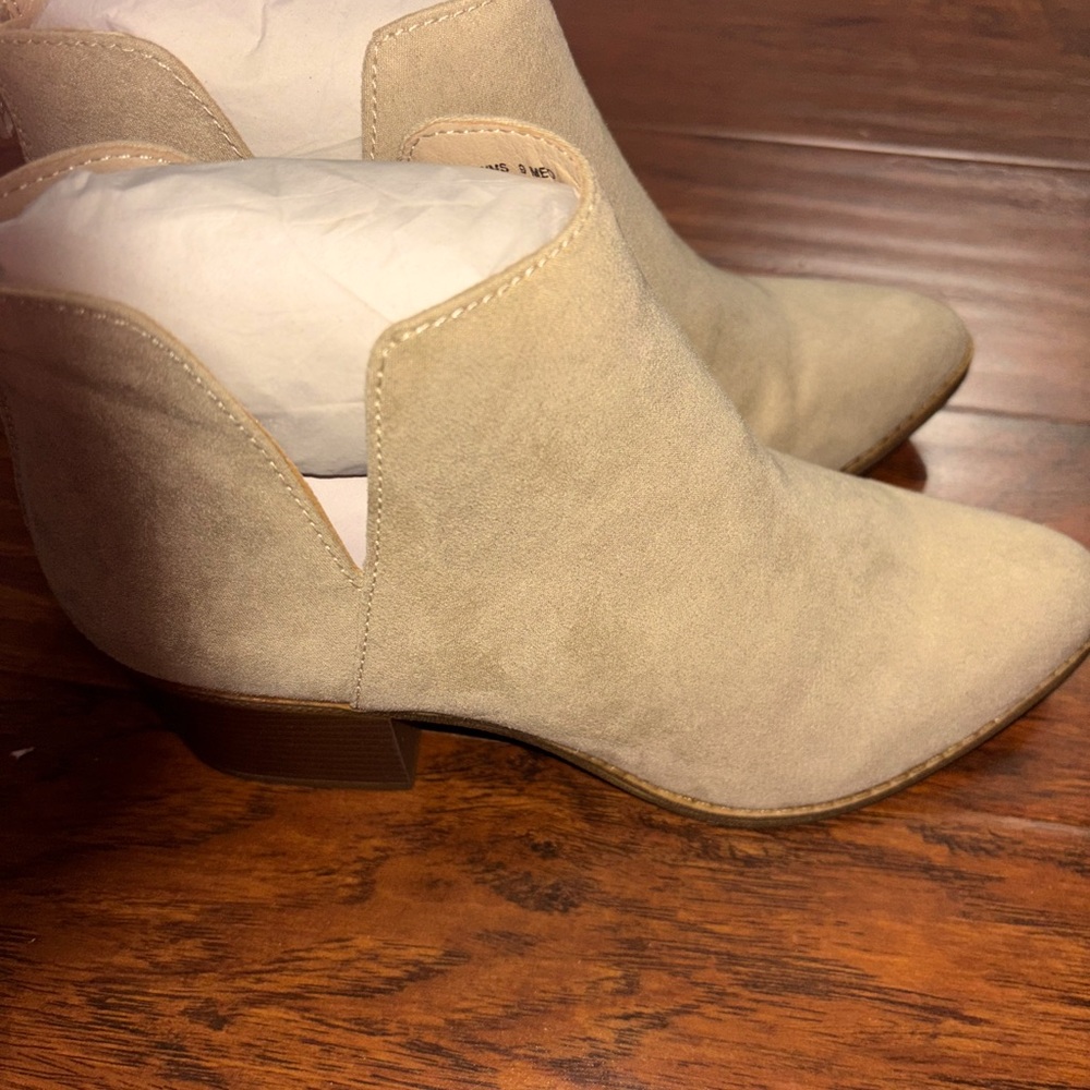 Women’s cream booties